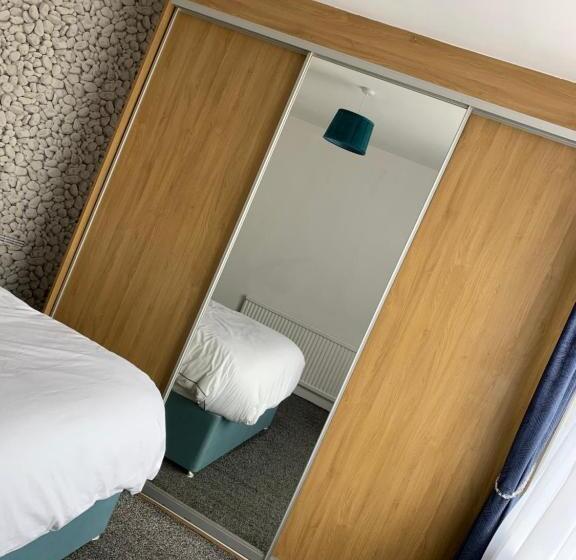 تختخواب و صبحانه Sam’z Boutique