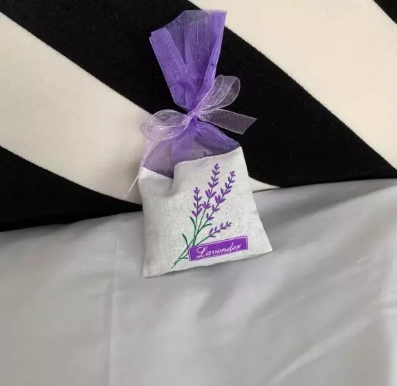 تختخواب و صبحانه Sam’z Boutique