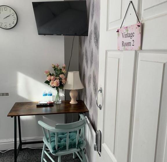 تختخواب و صبحانه Sam’z Boutique