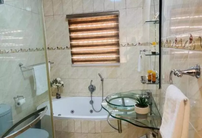 Glamour C Rane Lodge