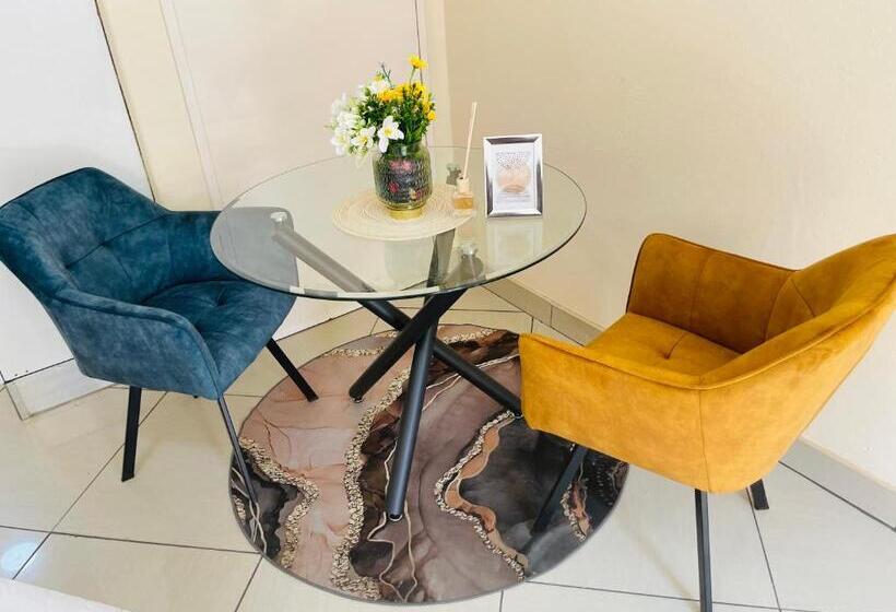 Glamour C Rane Lodge