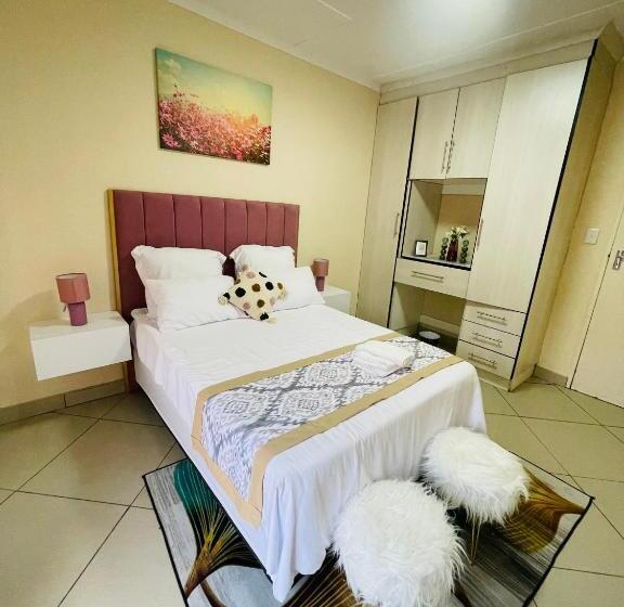 Glamour C Rane Lodge