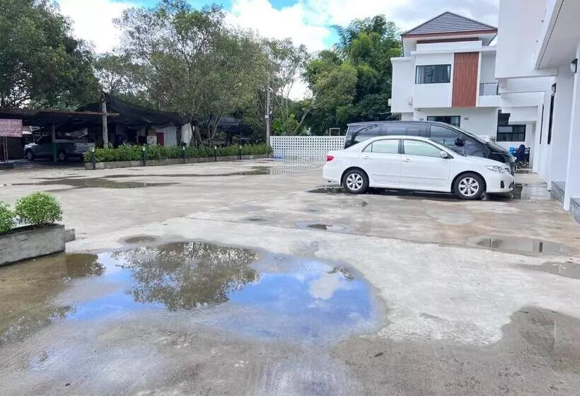 Hotelli โรงแรม ชม เชียงราย