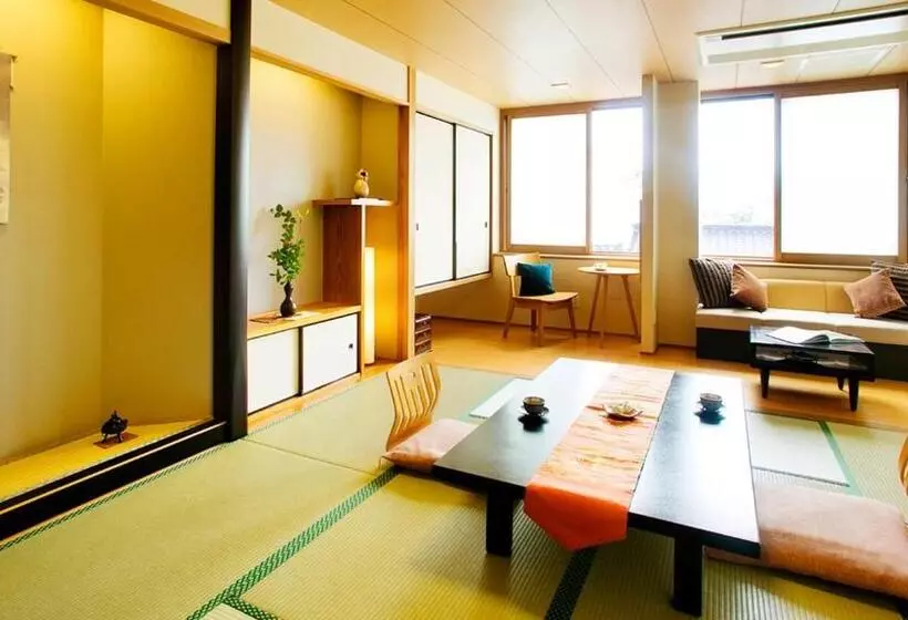 Hotelli 宵待ちの宿　萩一輪