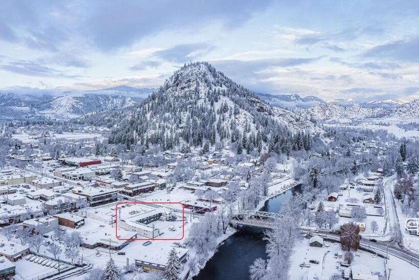 ホテル Granby River Inn & Suites