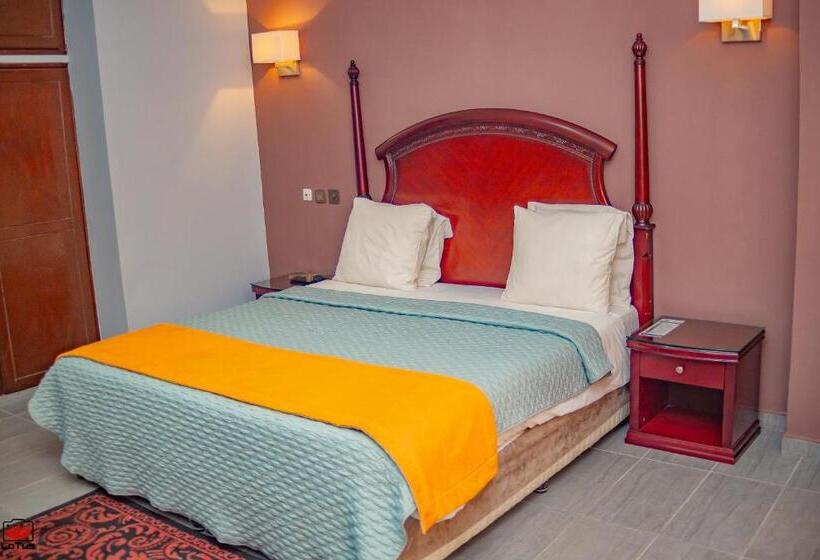 هتل Mayombe Arena