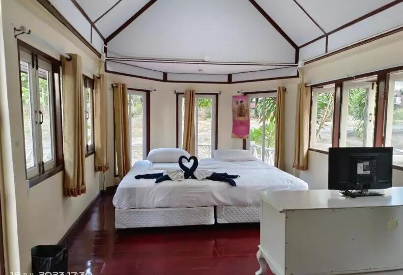 Hotelli Panasak Resort