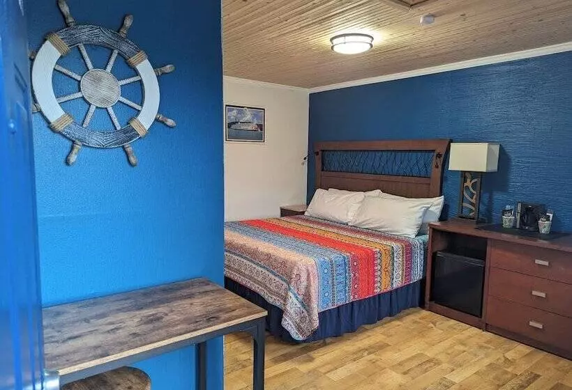 Hotelli Riverboat Inn & Suites
