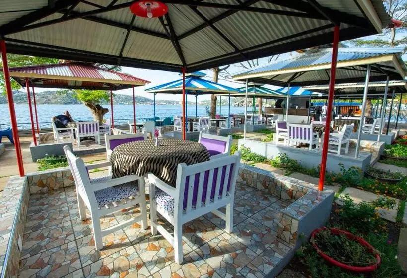 ホテル Rusty Rock Beach Resort & Spa