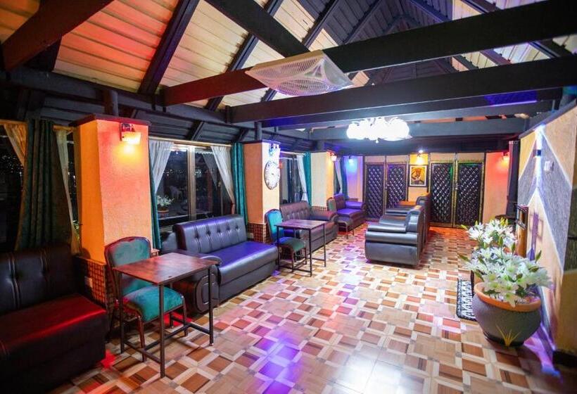 فندق Rusty Rock Beach Resort & Spa