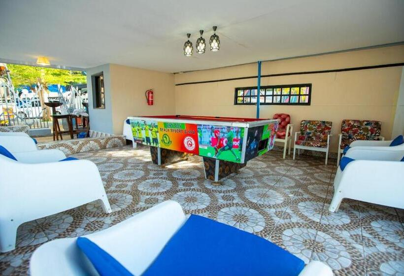 فندق Rusty Rock Beach Resort & Spa