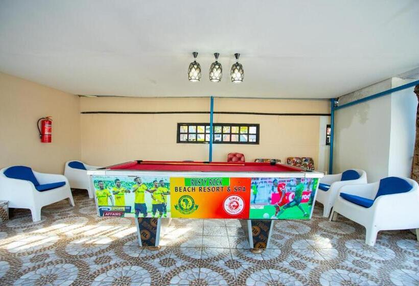 فندق Rusty Rock Beach Resort & Spa