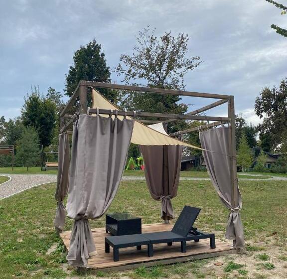 בית מלון כפרי Sunrise Sokirna