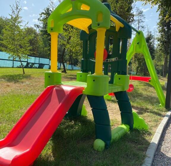 בית מלון כפרי Sunrise Sokirna