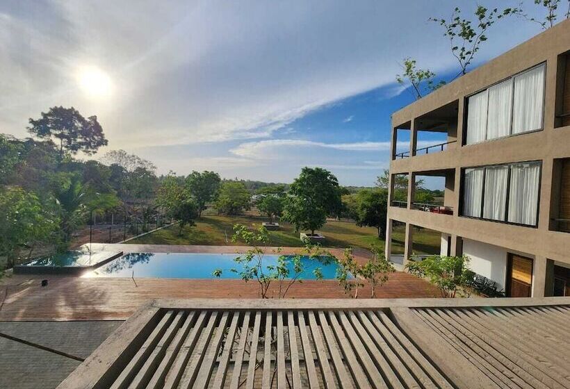 בית מלון כפרי Thimbiri Wewa Resort Wilpattu