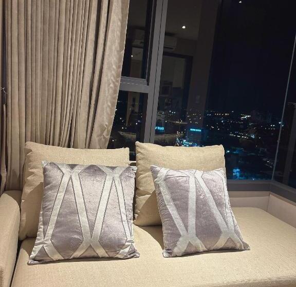 Once Pattaya Seaview Condo