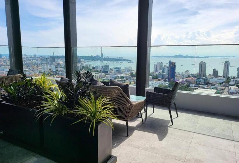 Once Pattaya Seaview Condo