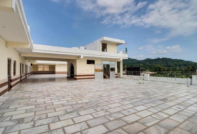 Oyo Flagship Hotel The Kailash