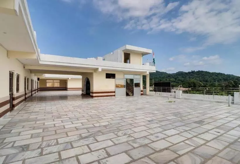 Oyo Flagship Hotel The Kailash