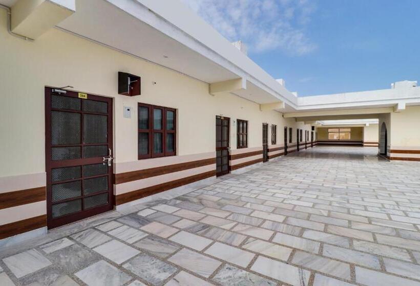 Oyo Flagship Hotel The Kailash