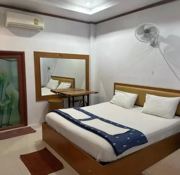 ペンション โรงแรมราชิการีสอร์ท