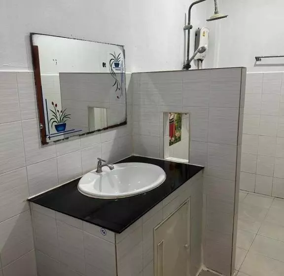 ペンション โรงแรมราชิการีสอร์ท