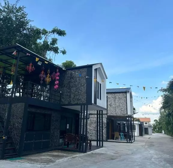 ペンション โรงแรมราชิการีสอร์ท