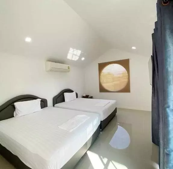 ペンション โรงแรมราชิการีสอร์ท