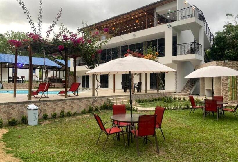 پانسیون Akuaippa Hostal Restaurant