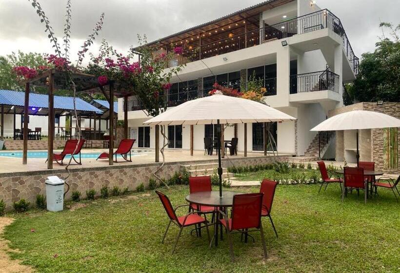 پانسیون Akuaippa Hostal Restaurant