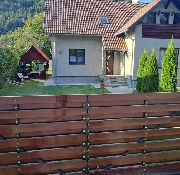 پانسیون Casa Nuria