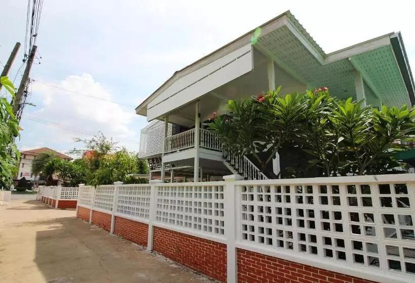 ペンション Room In Guest Room   Baan Khunphiphit Homestay No2229