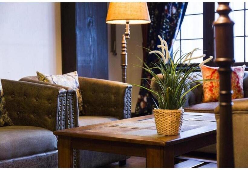 Shakespeare Hotel Vacation Stay 74095v