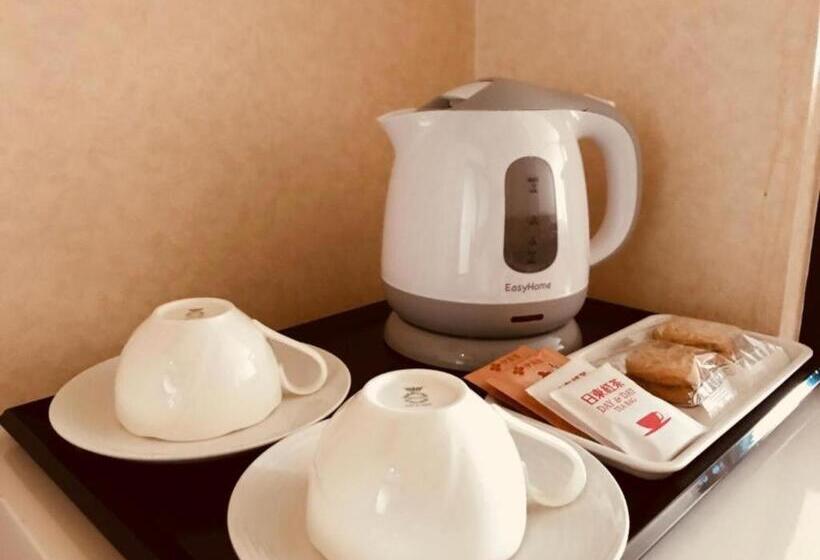 Shakespeare Hotel Vacation Stay 74095v