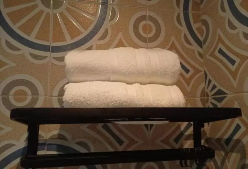 ユースホステル Habitacion En Real De 14