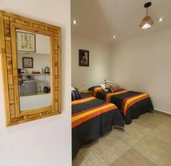 ユースホステル Habitacion En Real De 14