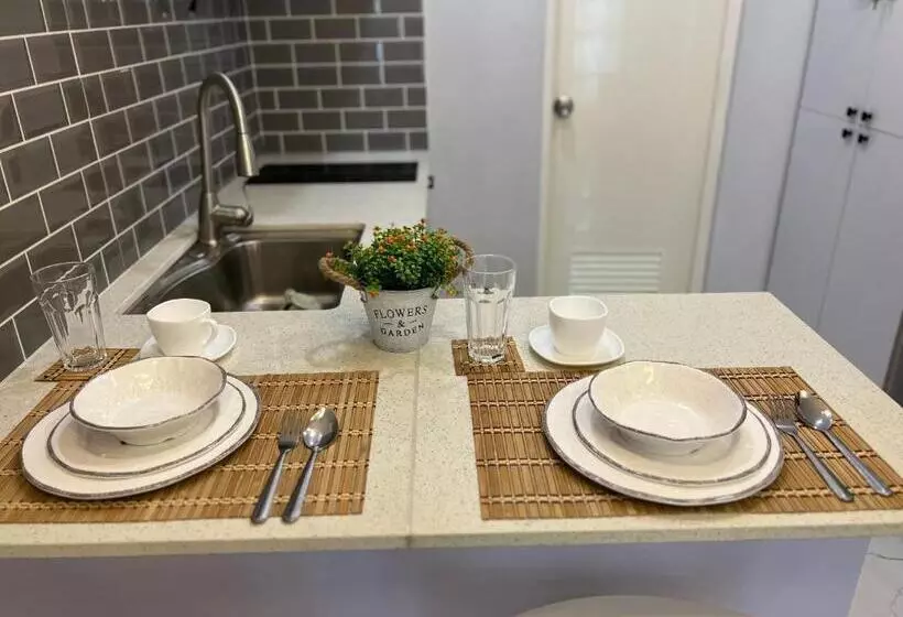 Chic, Modern , Minimalist Design At The Loop Condo Tower