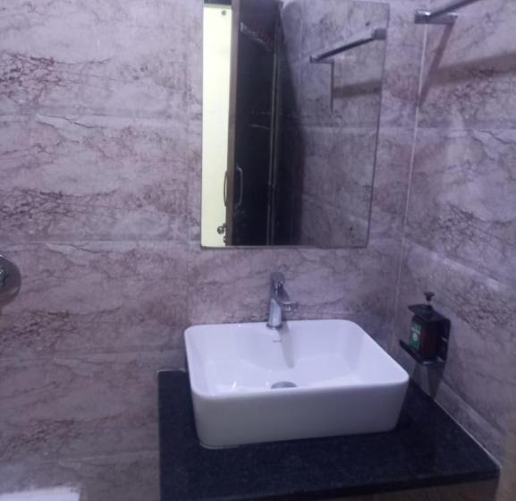 Отель Bafna Lawn