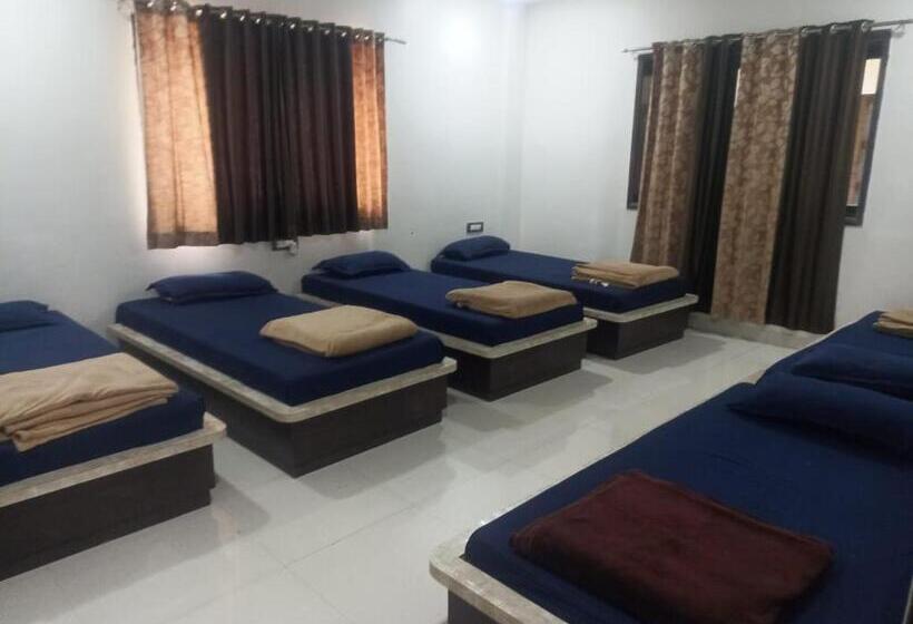 Отель Bafna Lawn