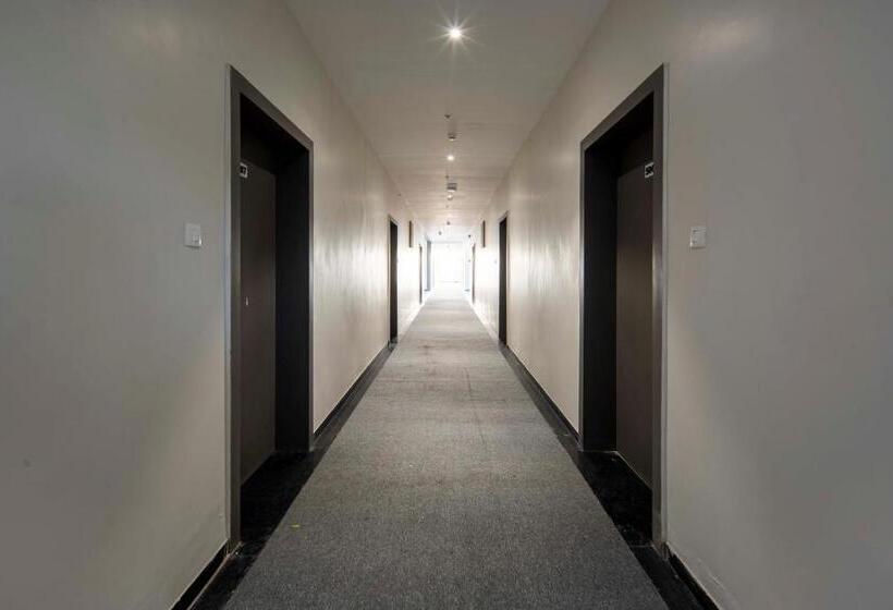 Отель Bafna Lawn