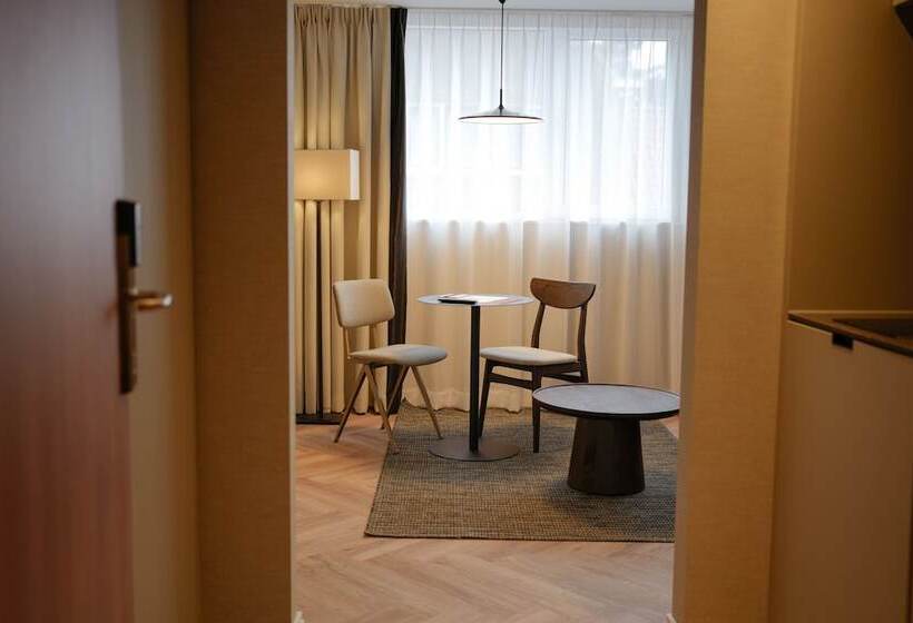 ホテル By Friso Den Haag   Scheveningen