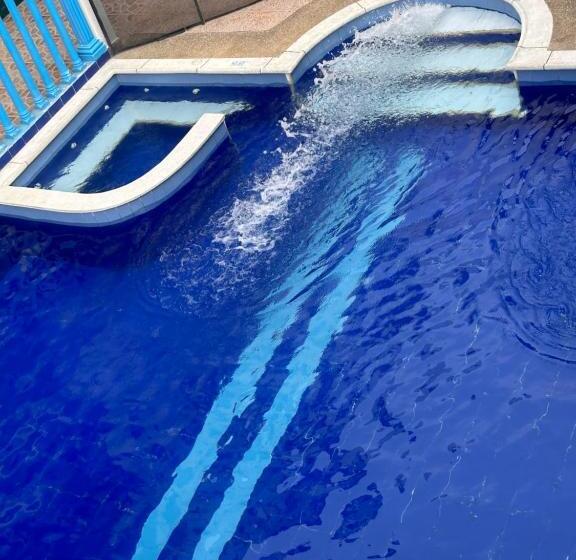 هتل کپسول El Descanso