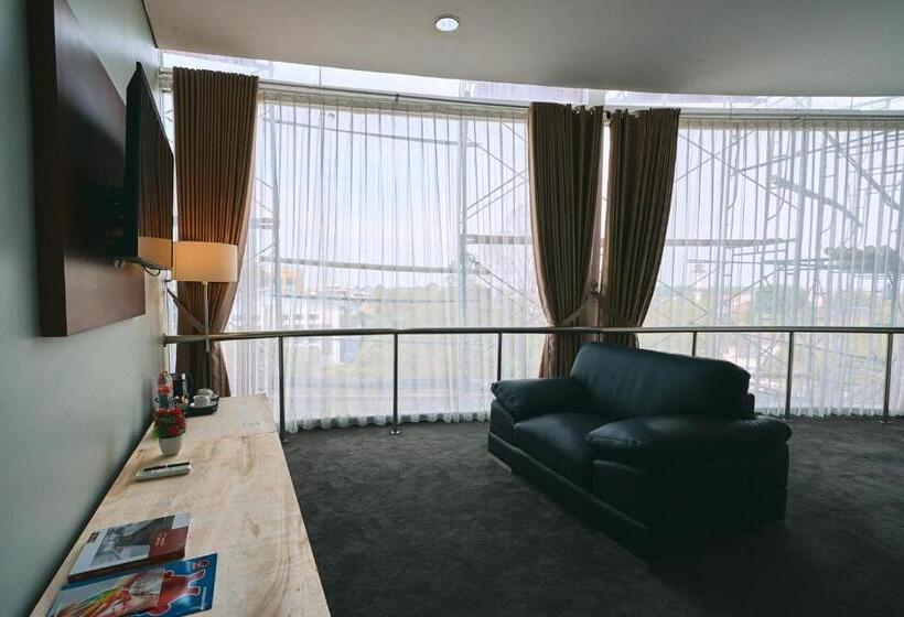 בית מלון כפרי Horison Tc Upi Serang