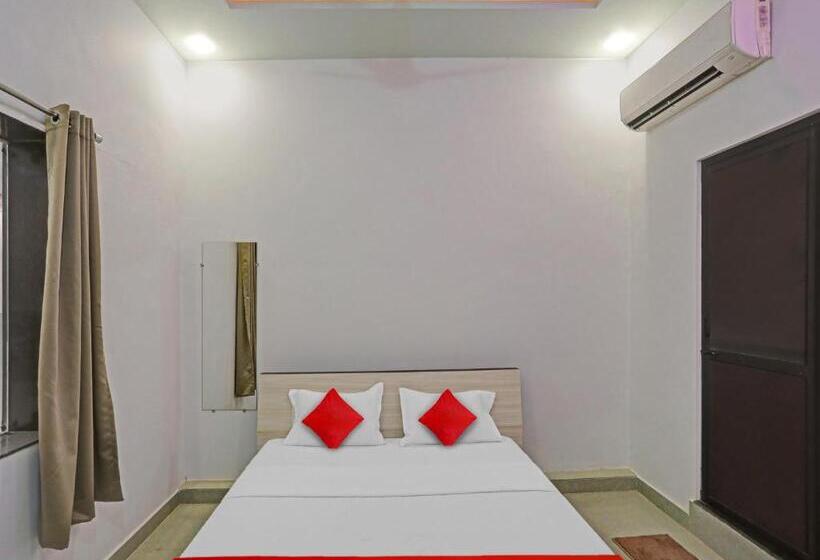 Отель Oyo Flagship 81203 New Meeranjay Mansion