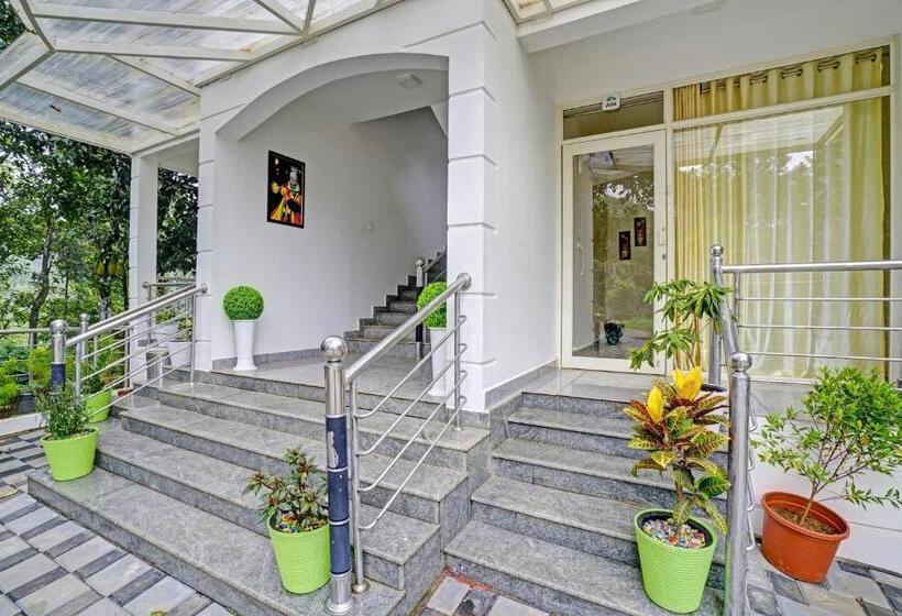 ホテル Oyo Flagship 81260 Star Lights