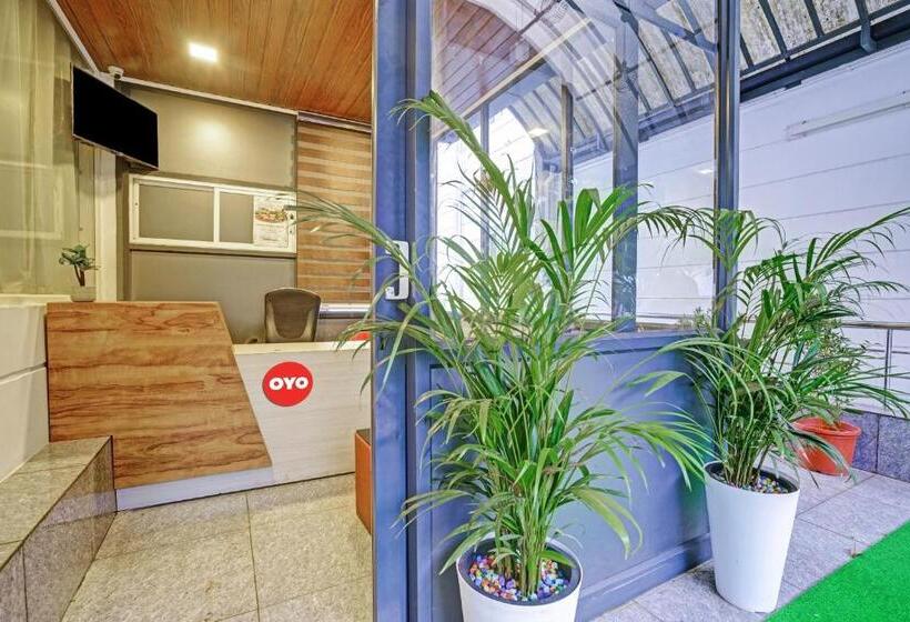 ホテル Oyo Flagship 81260 Star Lights