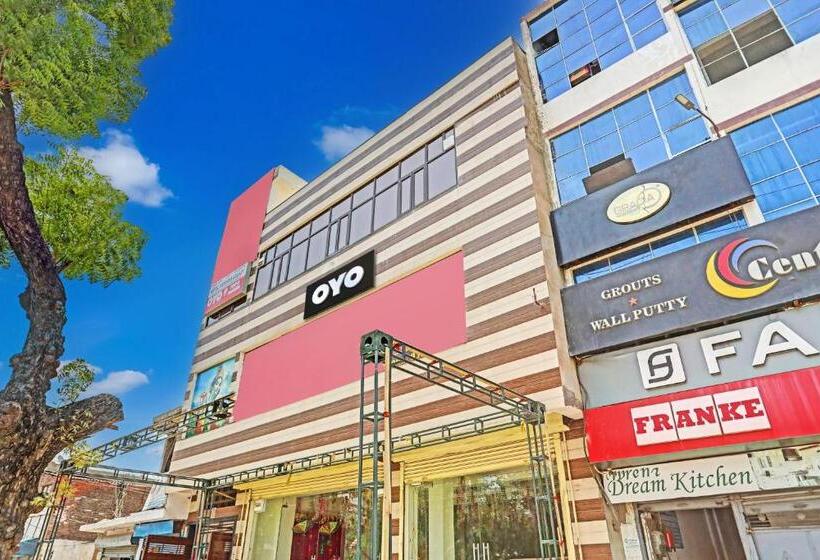 호텔 Oyo Flagship Krishna Galaxy