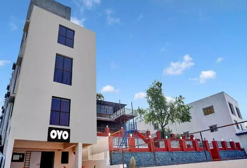 ホテル Oyo Flagship Shri Sai Lodging