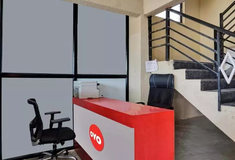 ホテル Oyo Flagship Shri Sai Lodging