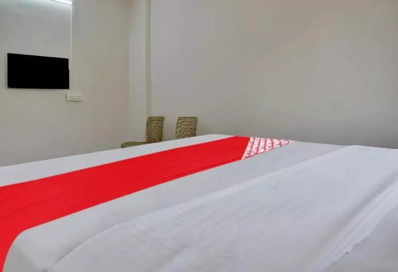 ホテル Oyo Flagship Shri Sai Lodging